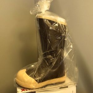 Size 9 Xtra Tuf 15” toe insulated tan boots.